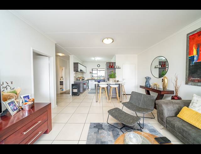 2 BEDROOM APARTMENT FOR SALE IN GREENSTONE HILL